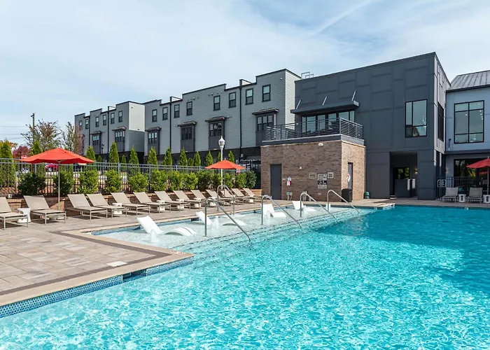 Kasa Freemorewest Charlotte
